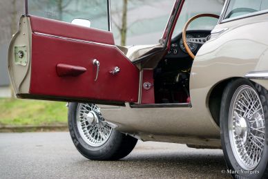 Jaguar E-type 4.2 Litre 2+2 FHC, 1967